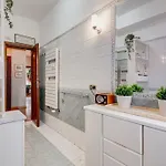 The Elegant Penthouse - Ampio Attico Con Posto Auto Apartmán *