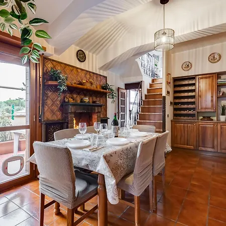 The Elegant Penthouse - Ampio Attico Con Posto Auto Apartmán