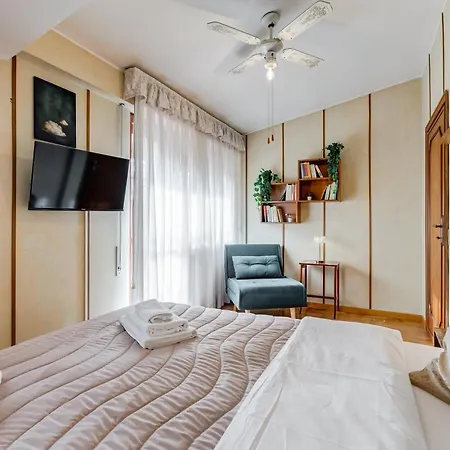 The Elegant Penthouse - Ampio Attico Con Posto Auto * Řím
