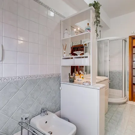 The Elegant Penthouse - Ampio Attico Con Posto Auto アパート
